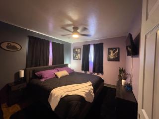 Cozy centrally located home looking for guests - 7