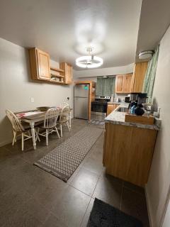 Cozy centrally located home looking for guests - 4