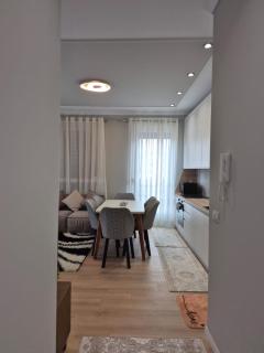 Sle Apartment Tirana - 1