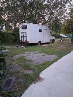 Camper Garden Motorhome Parking Bucharest - 8