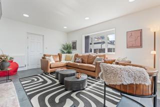 Spacious, Modern Home with LayZSpa&Parking - 6