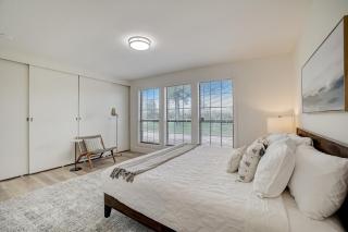 Dunlap Oasis, 5BD Luxury Ranch! Home Theater, 2 Kitchens, Near COTA & Airport - 4