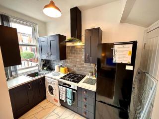 Beautiful home near Elland Road stadium - 8