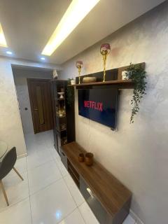 Elegant Apartment Next to the Beach & Free Parking - 4