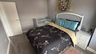 Cozy 3 bed house - 8