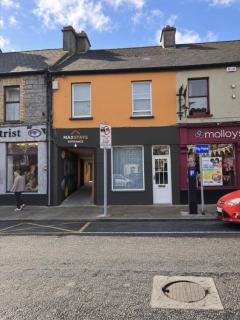 Spacious 2BR Apartment in Ballina wiz Free Parking - 0