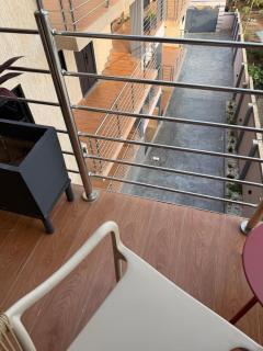 Modern Studio Apartment Hilltop Views - 9