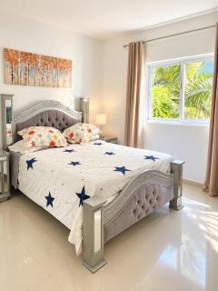 Los Corales 2BR Apartment with Pool - 5-Min Walk to Beach - 8