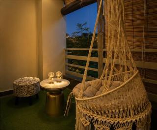 Studio Apartment Private Balcony Near Medanta - 3