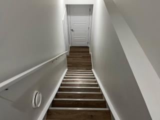 Cozy Retreat with Private Entrance in Edmonton - 3