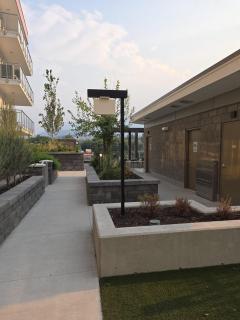Relaxing Resort-Style Condo near the Lakeshore - 3