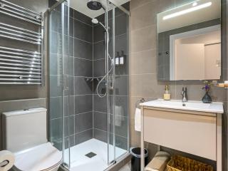 Modern Executive Studio - 1