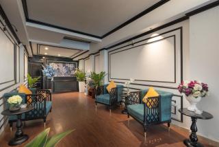 Regal Hotel & Spa - 8