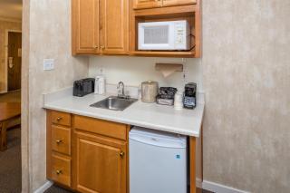 SFO El Rancho Inn SureStay Collection by Best Western - Millbrae - 2