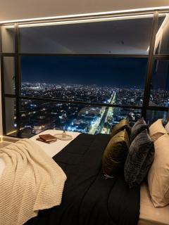 Executive Suite with Panoramic Bogotá Views - 9