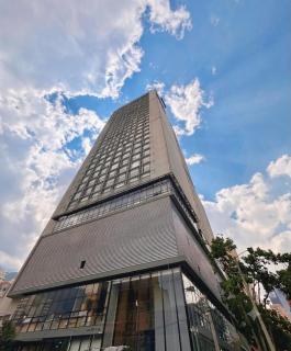 Executive Suite with Panoramic Bogotá Views - 4