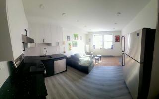 Cozy 2-Bedroom Apartment in Vibrant Montreal - 5