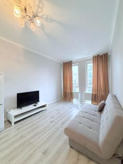 Expo Plaza Apartments - 4