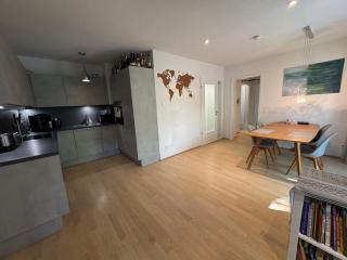 2BR Munich Apartment, Direct Train to Oktoberfest - 8