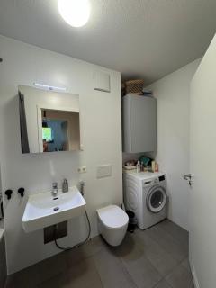 2BR Munich Apartment, Direct Train to Oktoberfest - 2