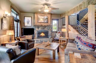 Downtown WP Mountain Home I Great Views I Private Hot Tub I Activity Program - 8