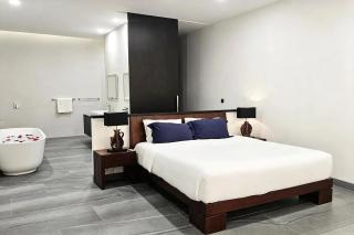 Modern Beachside Living 2BR Bangtao - 6