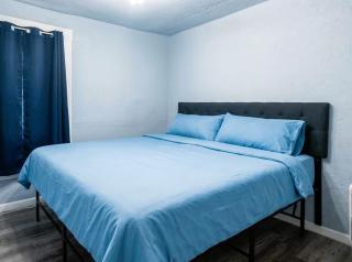 Pet-Friendly 5BR Home Monthly Niagara Falls Stay - 8
