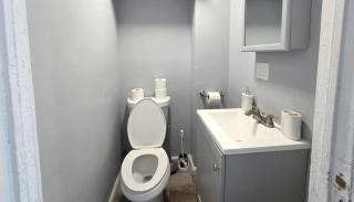Pet-Friendly 5BR Home Monthly Niagara Falls Stay - 9