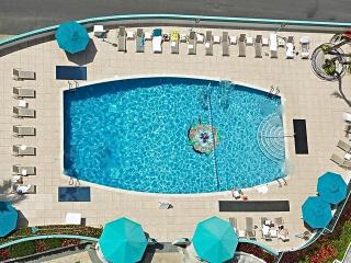 Waikiki Condo - FREE Parking, City View - 1