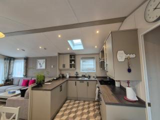 Charming 2 bed lodge in Beautiful Suffolk - 8