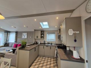 Charming 2 bed lodge in Beautiful Suffolk - 2