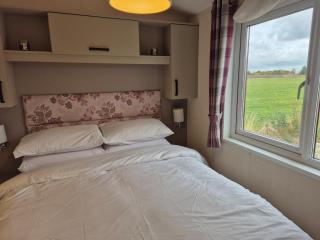 Charming 2 bed lodge in Beautiful Suffolk - 1