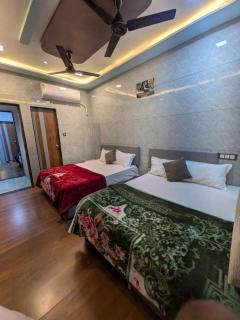 Hotel Parivar - 1