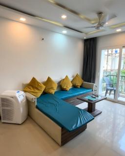 Royal Pool View Apartment by Leela Homes - 8