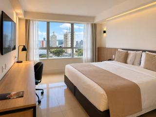 Flat Particular no Tryp - Piscina Aquecida - Estacionamento - Frente ao Shopping - TV - WIFI - Ar Cond - Serviço de Quarto - 0