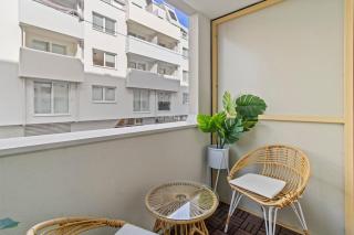 1BR balcony stay near U1 metro and Donau Zentrum - 9