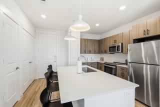 Modern 1BR Retreat near PGA and Universal Studios - 5