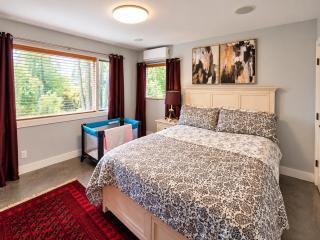 2BD Guest Suite Sleeps 6 Near Downtown & Beach - 2