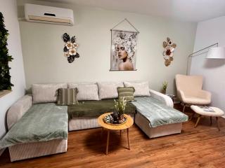 Elysian Apartment Premium Comfort & Relaxation - 8
