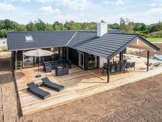 5 star holiday home in Glesborg - 0