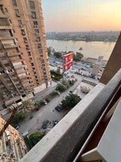 شقه بنظام فندقى و فيو رائع بكورنيش المعادي - 6