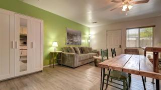 Stylish MId Town Phoenix 1 Bdrm - 7