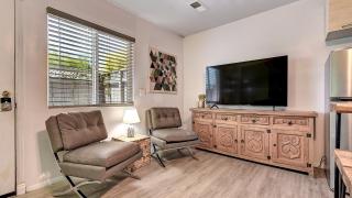 Stylish MId Town Phoenix 1 Bdrm - 2
