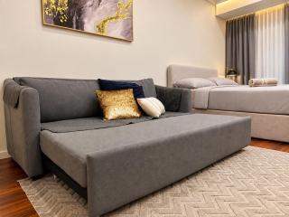 803 - Quiet Condo in City Centre - 1