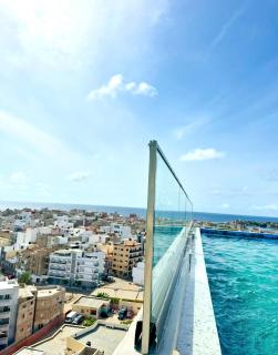 AC room in shared apartment with rooftop pool & gym - 9