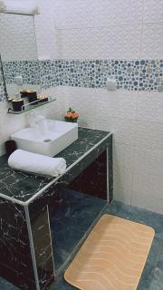 AC room in shared apartment with rooftop pool & gym - 2