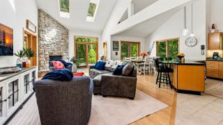 Sweet Cherry Wine- New, Quiet Fish Creek Retreat Near Parks & Beach - 4