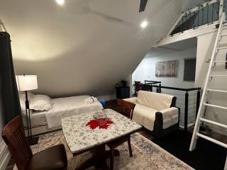 Your Urban Retreat Studio Apartment - 4