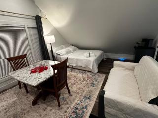 Your Urban Retreat Studio Apartment - 3