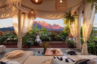 Carefree Garden Hotel Rooftop Garden Photo-Worthy -Brunch-Self-service Laundry Room-Free Fitness Center-Traditional Chinese Stove Tea Experience - 0